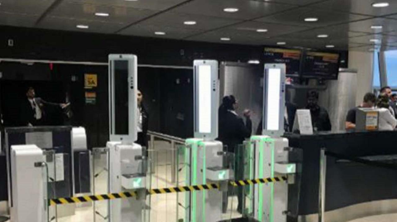 New self-boarding gate unveiled at JFK airport 