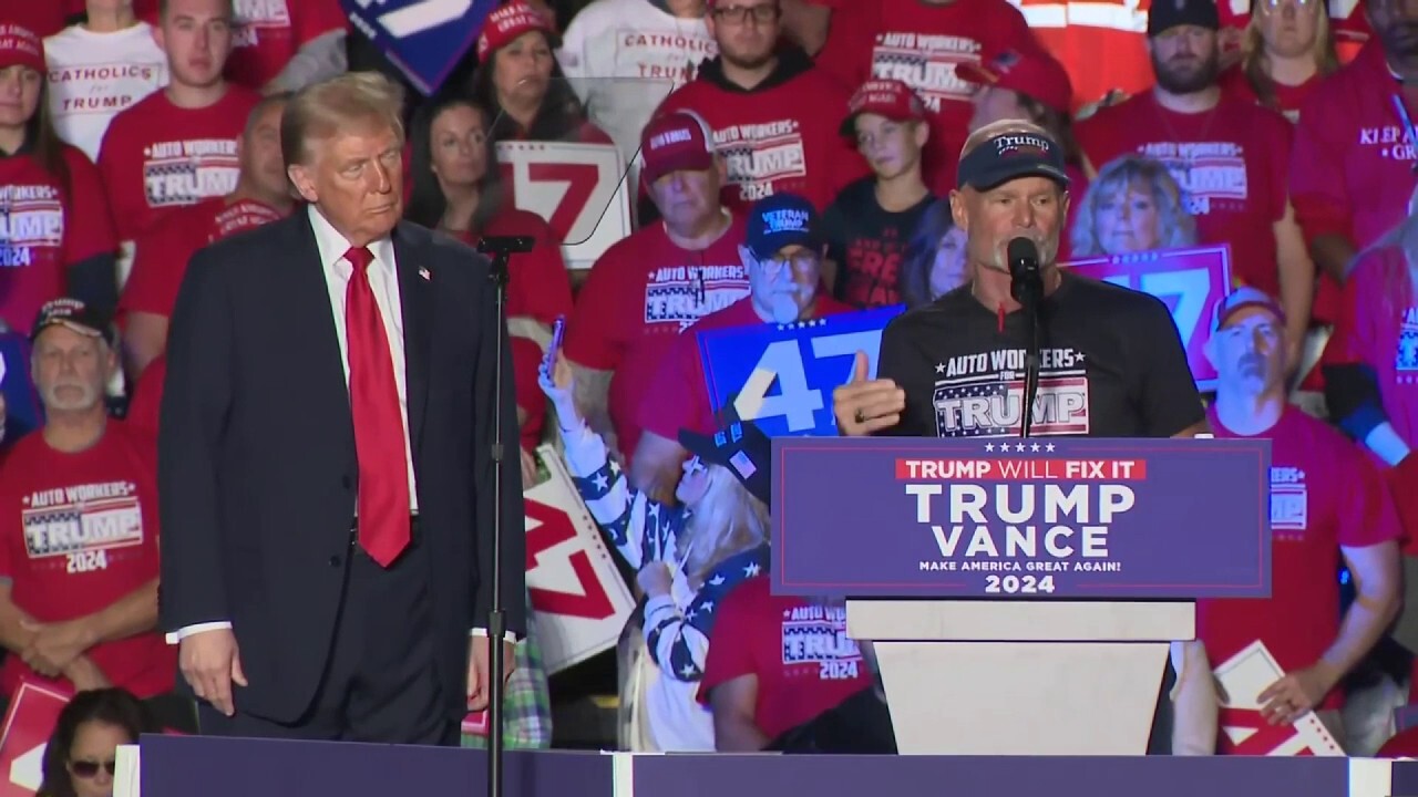 Auto Workers for Trump 2024 founder Brian Pannebecker rallies for former President Trump in Warren, Mich., Friday.