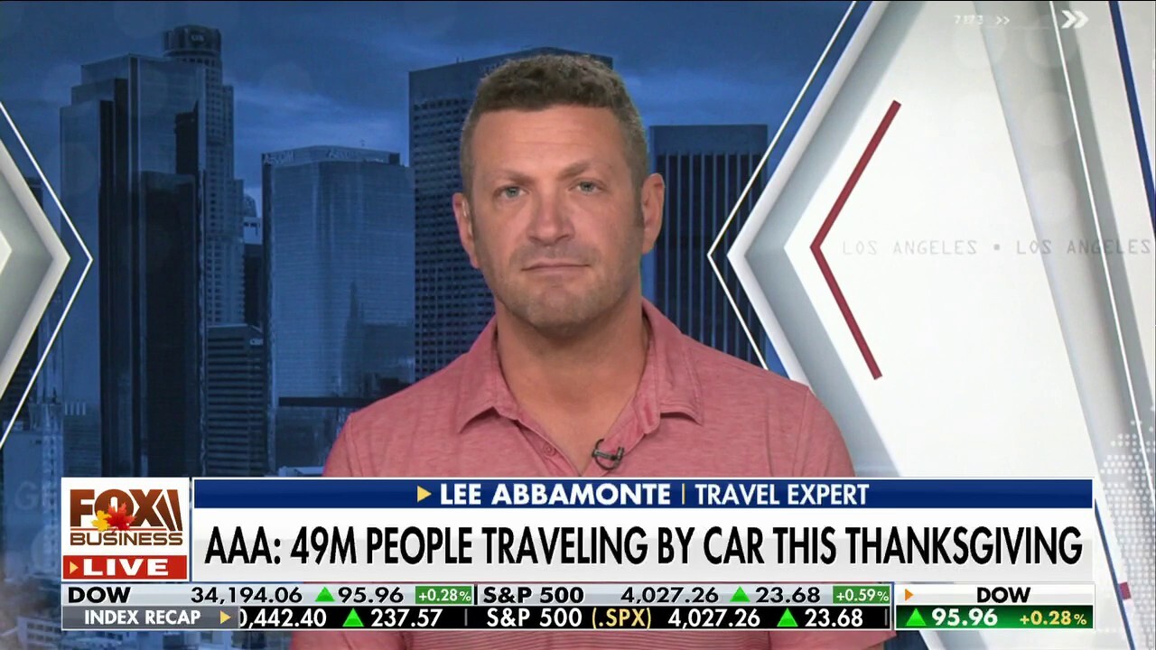 Travel expert Lee Abbamonte discusses how millions of Americans are traveling by car this Thanksgiving on ‘Fox Business Tonight.'