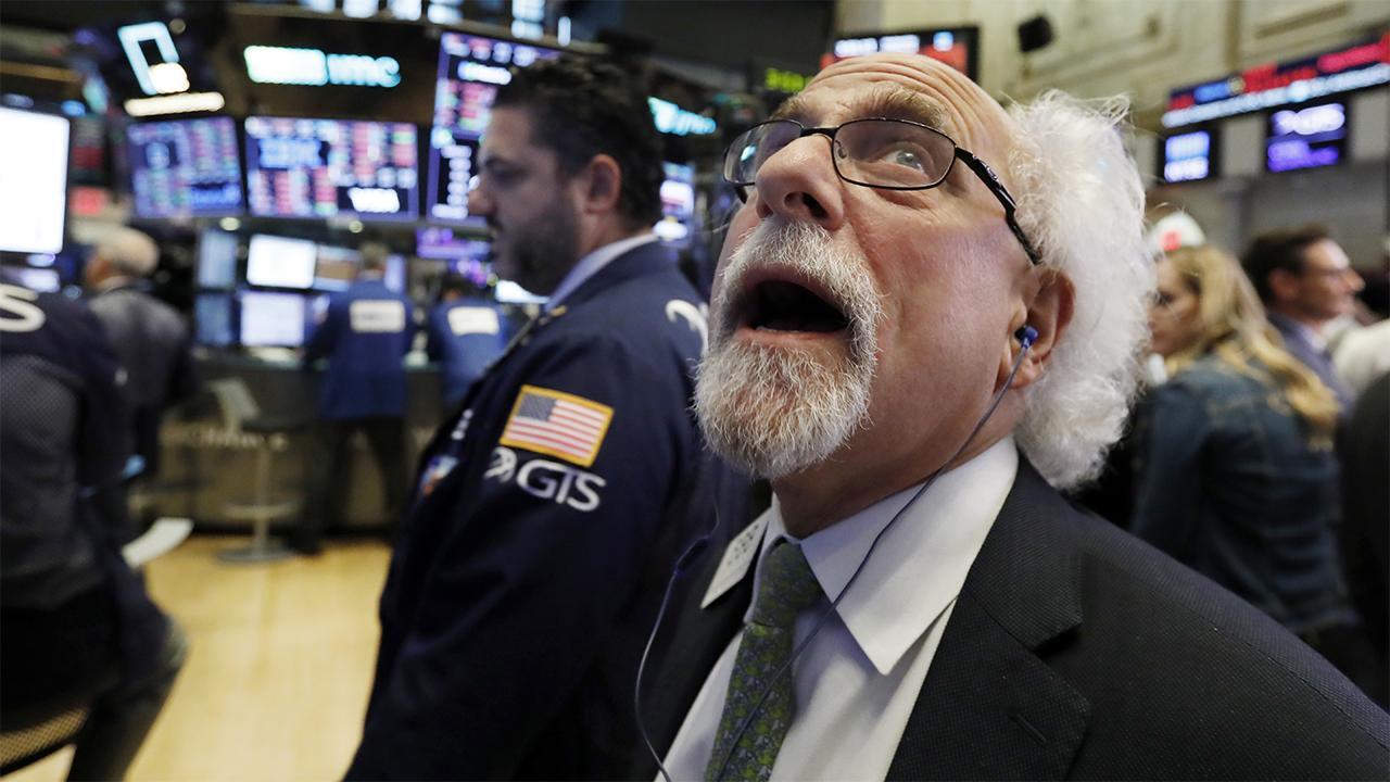 Tech stocks lead major selloff as Dow plummets 832 points