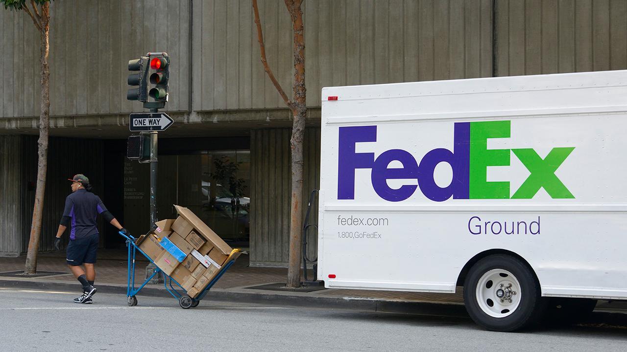 FedEx blames Amazon, shorter shopping season for profit drop 