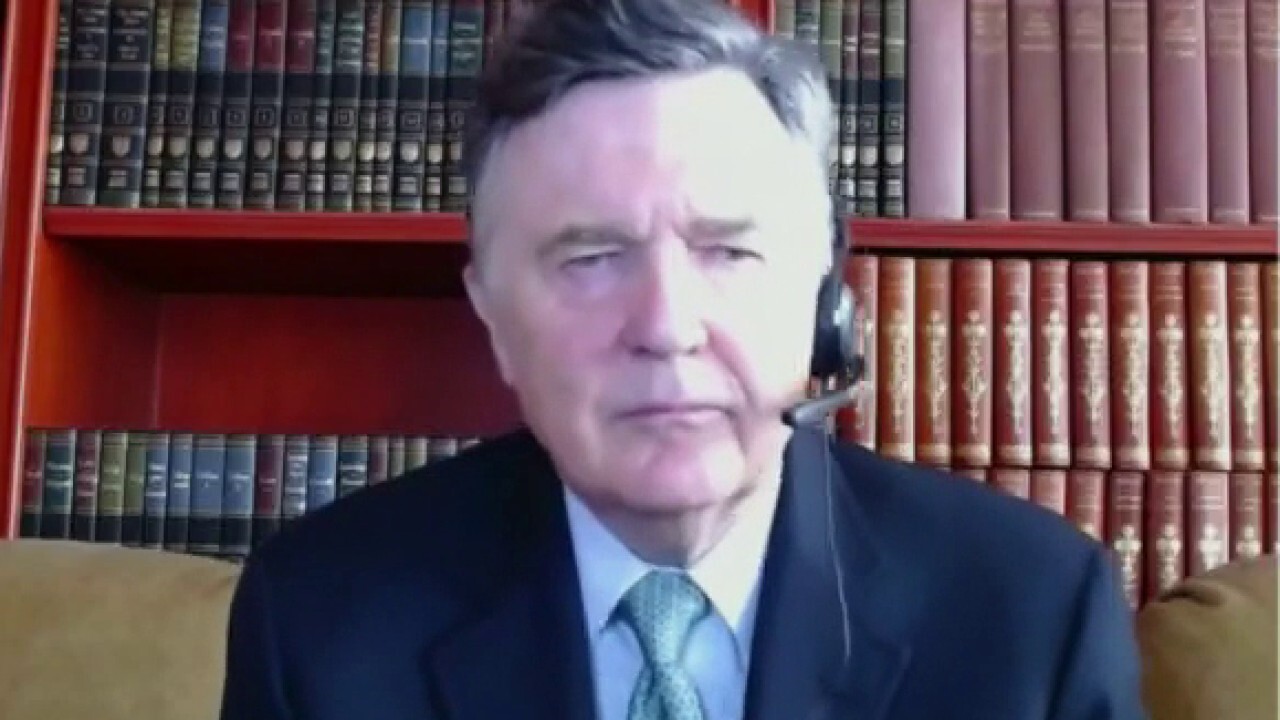 Former Atlanta Federal Reserve President and CEO Dennis Lockhart argues that it is possible for the central bank to 'engineer a soft landing' given employment is strong, but noted that it is important to pay attention to 'how things evolve.'