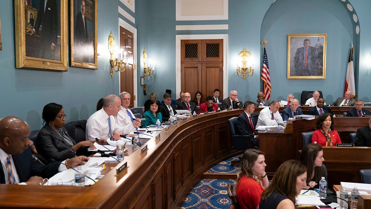 Farm bill proposes tighter work requirements to get food stamps