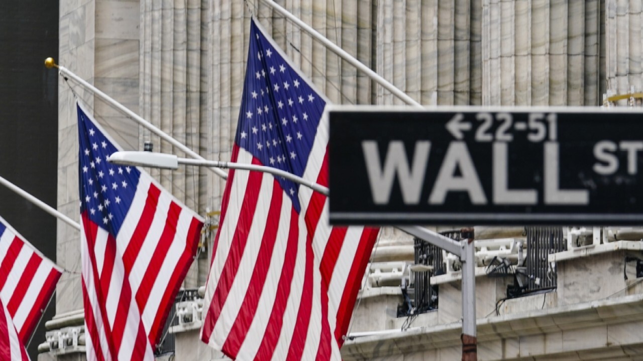 FreedomWorks economist Steve Moore, Kadina Group president Gary B. Smith and Wealth Enhancement Group SVP Nicole Webb on extending unemployment benefits, the fossil fuel industry and their outlook for the markets amid inflation concerns.