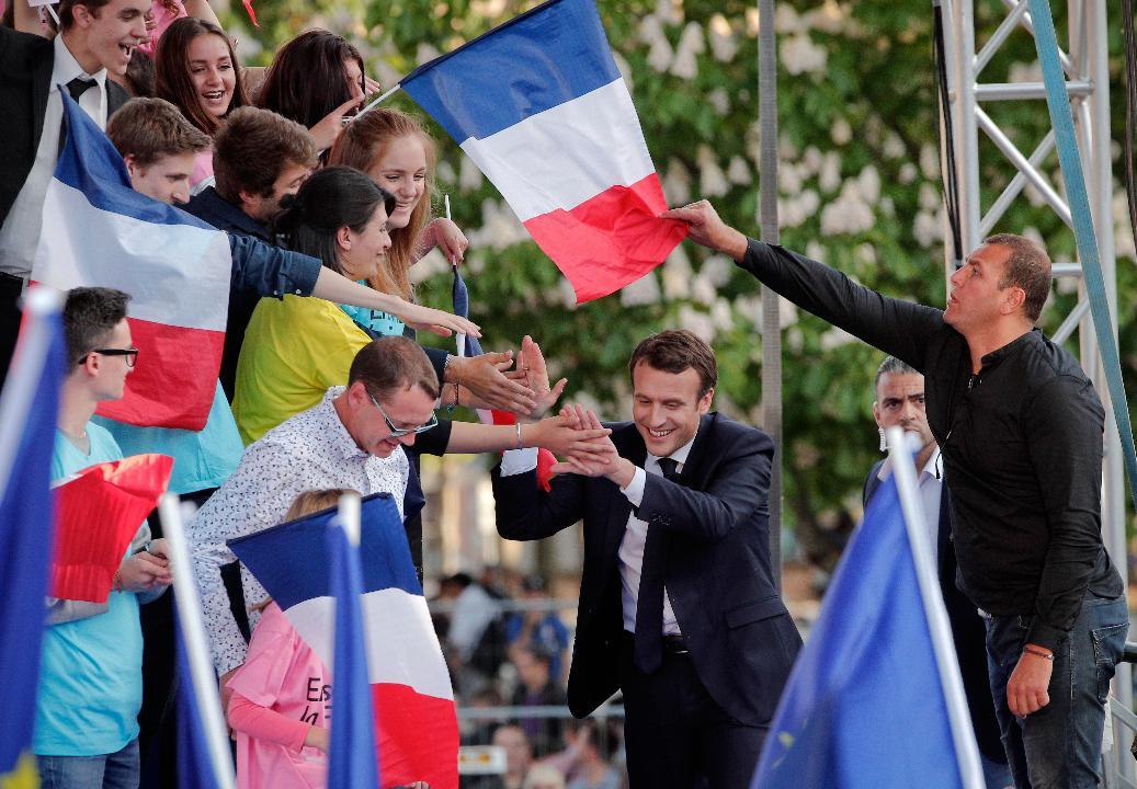 Obama endorses French presidential candidate Emmanuel Macron