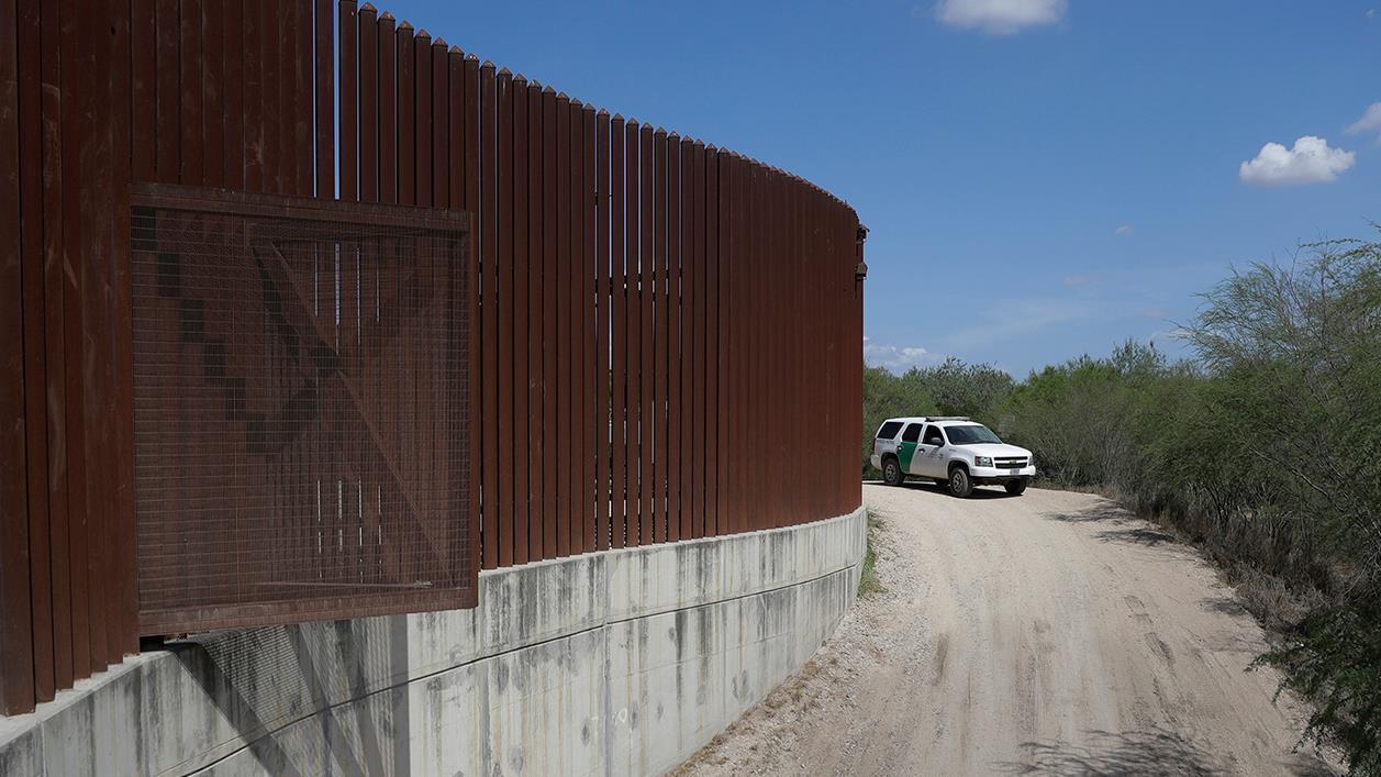 Texas border patrol is equipped with speed boats and thermal imaging, Rep. Louie Gohmert says 