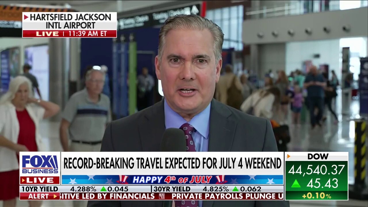 Fox News senior correspondent Jonathan Serrie reports on what could be causing Americans to break July 4 travel records on ‘Varney & Co.’