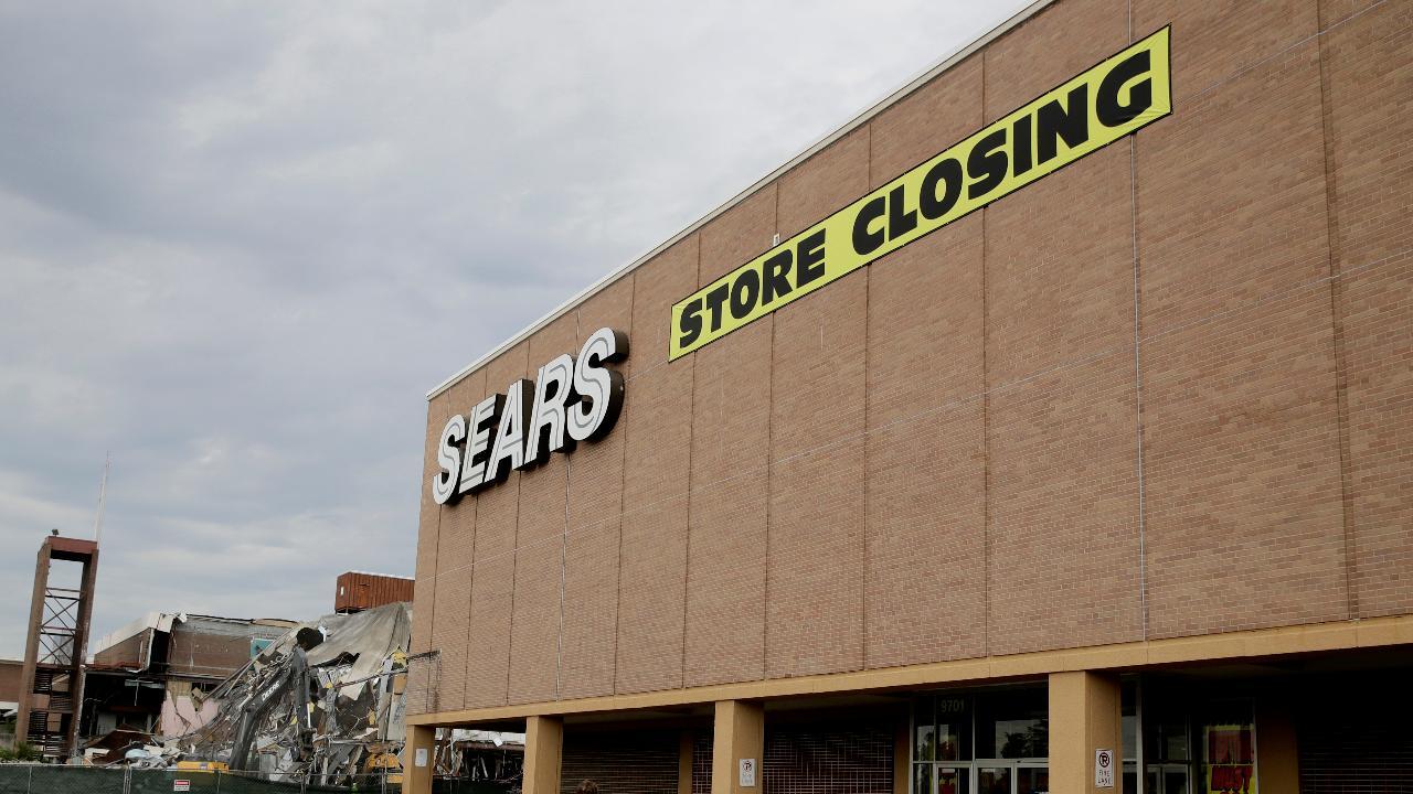 Sears Holdings Chairman clears hurdle in his bid to save the retailer