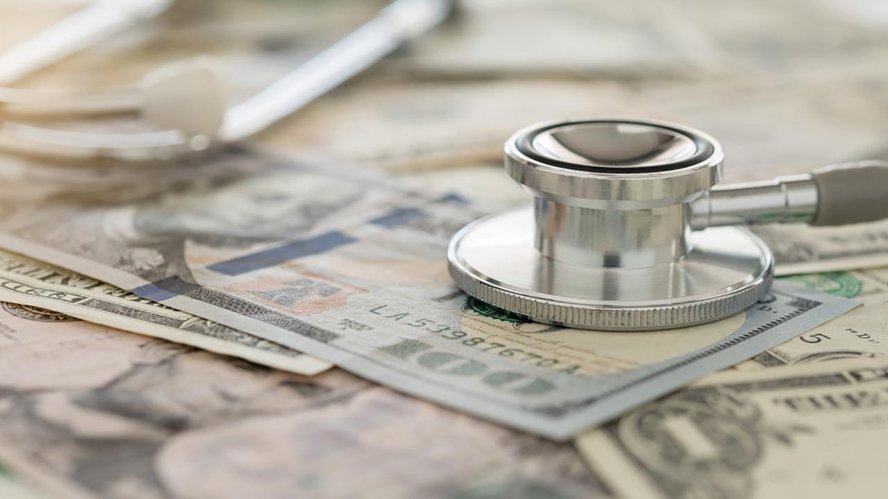 Health care price transparency will help bring down costs: Dr. Marc Siegel