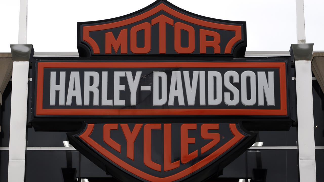 Harley-Davidson to pay interns to ride a motorcycle