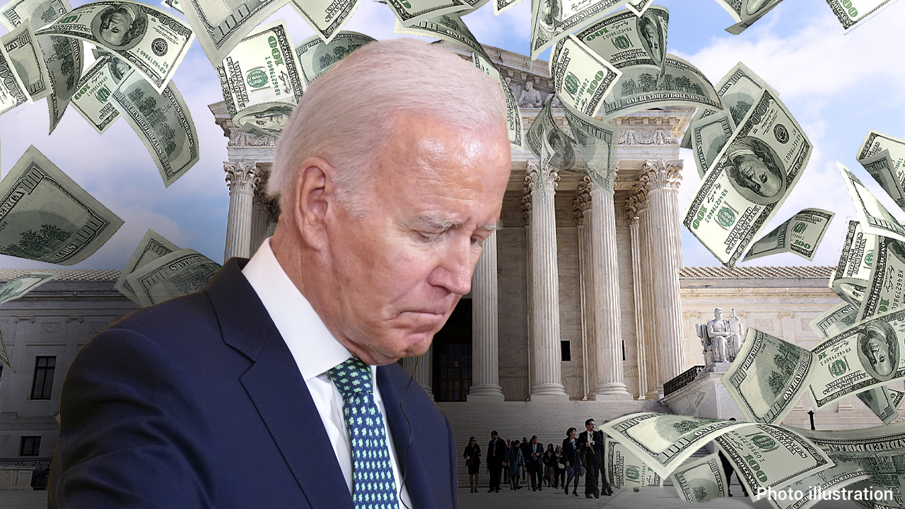 Biden is 'going to war' with Supreme Court over student debt: Mark Smith
