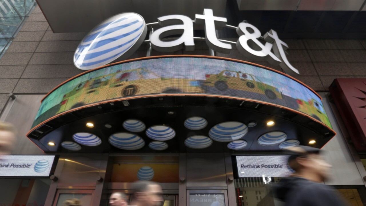 AT&T's merger with Discovery is 'admission of defeat': Craig Moffett