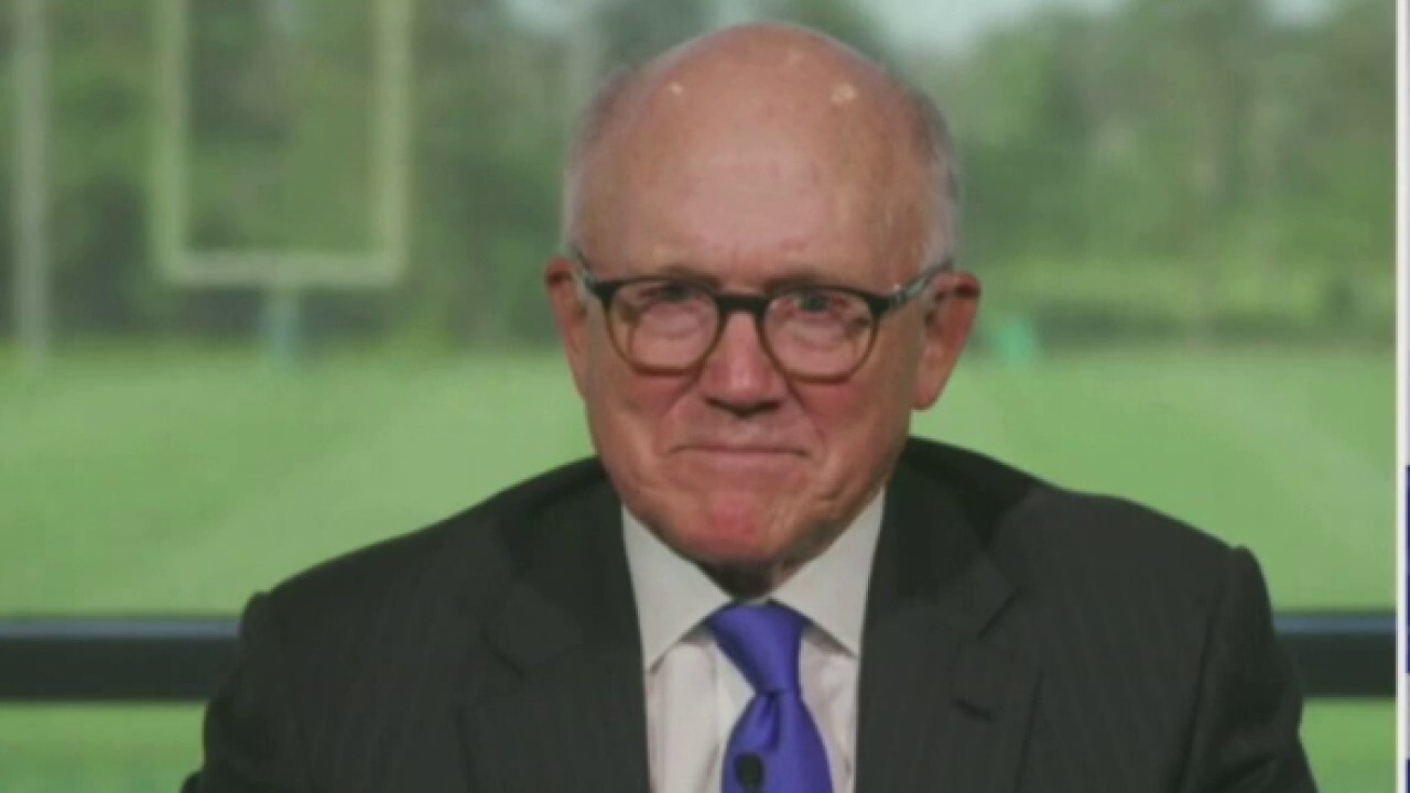 Former US ambassador to the UK Woody Johnson reflects on Queen Elizabeth's life and Liz Truss stepping up as prime minister on 'Kudlow.'