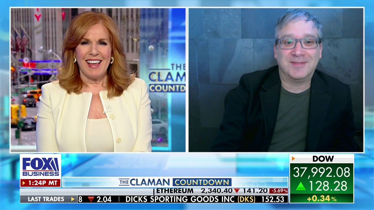 New York University professor Gary Marcus breaks down the rise of artificial intelligence and the threat of plagiarism on 'The Claman Countdown.'
