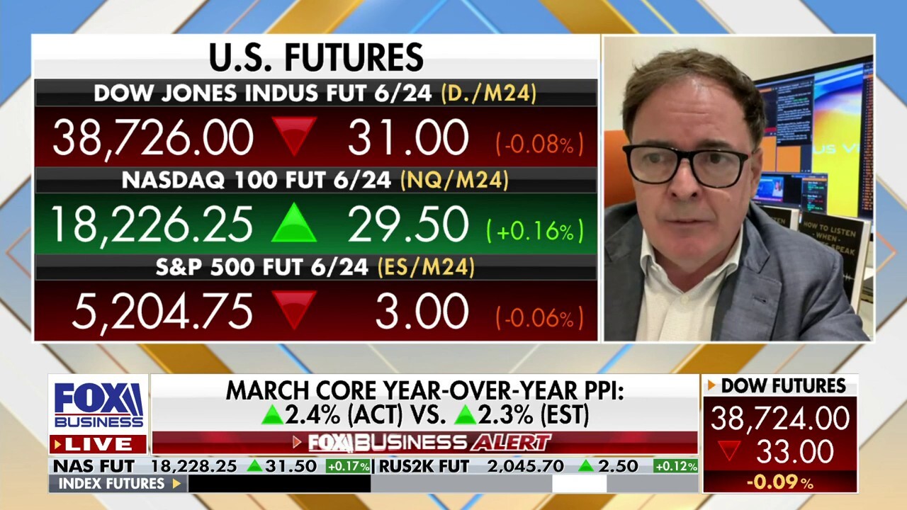 There's just no question we're going to have an inflation bounce, says Larry McDonald