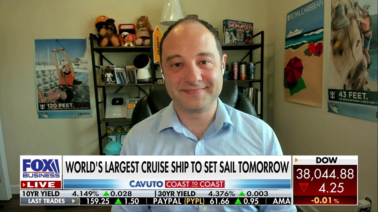 Editor of RoyalCaribbeanBlog.com Matt Hochberg previews the world's largest cruise ship as it is scheduled to set sail Saturday.