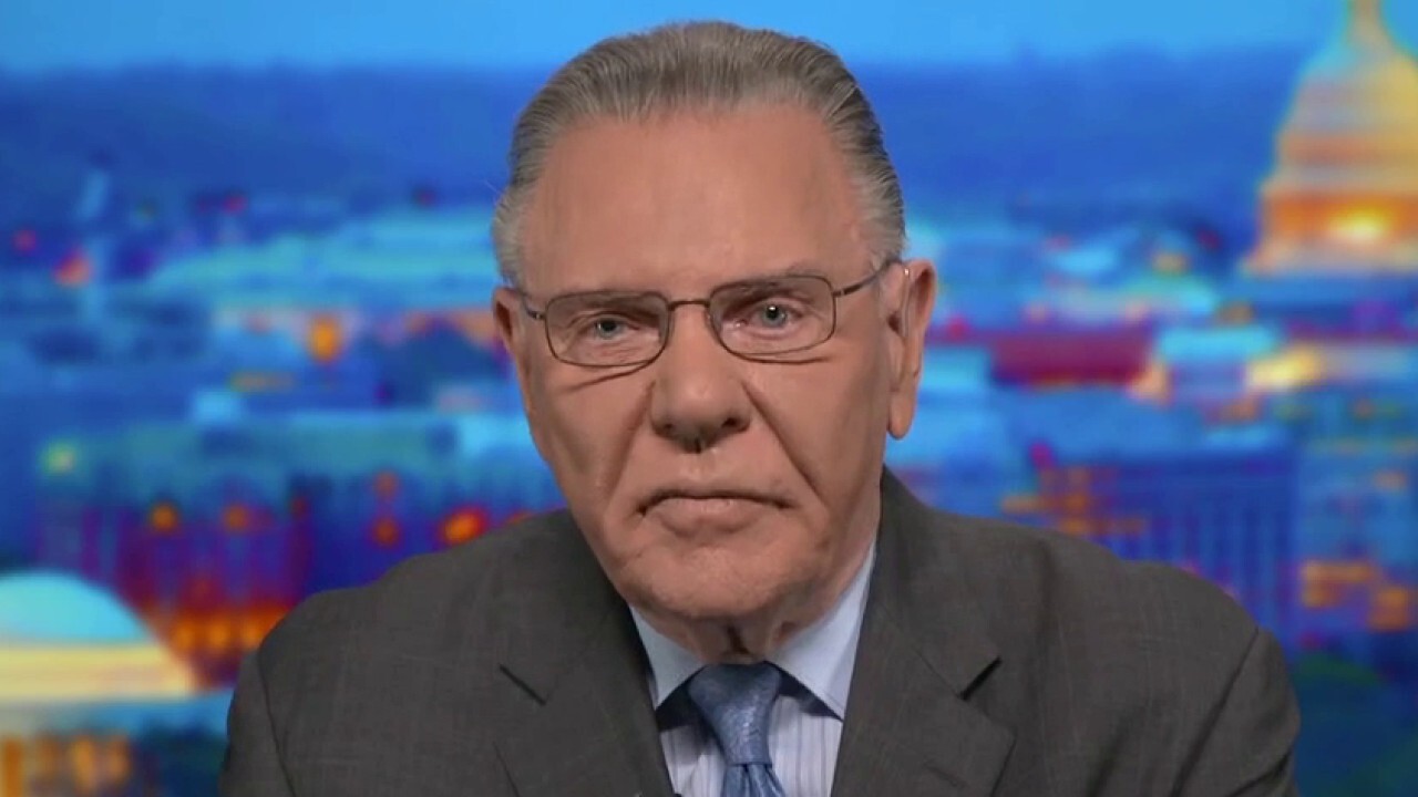 Fox News senior strategic analyst Gen. Jack Keane (ret.) discusses the Pentagon improving airfields in Guam and Australia, U.S. military budget and the U.S. facing China, Russia and Iran as major threats. 