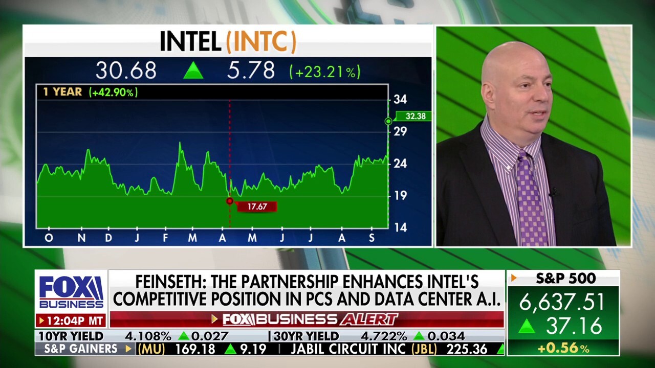 This is the start of Intel's 'next glory phase,' chief investment officer says