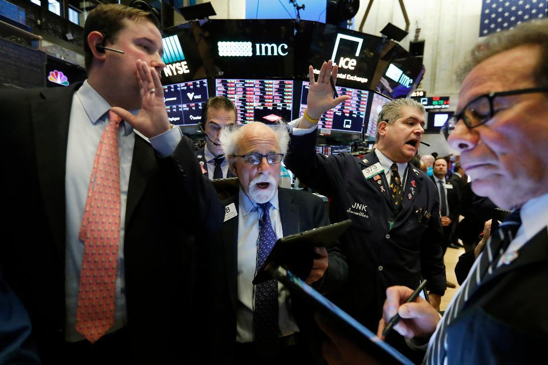 Wall Street execs question timing of NYSE's floor closing: Report
