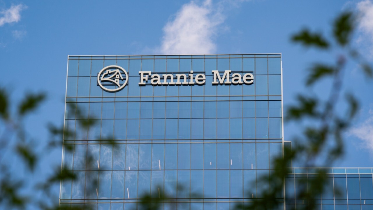 Sources tell FOX Business’ Maria Bartiromo a number of banks are visiting the White House in an effort to persuade President Trump to give them the business of taking Fannie Mae public again.  