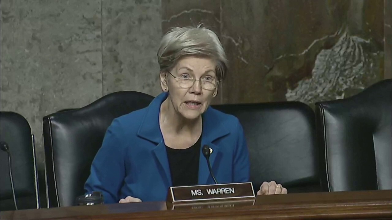 Massachusetts Sen. Elizabeth Warren got into a back-and-forth with FTX paid spokesman Kevin O'Leary during a Wednesday hearing over whether cryptocurrency facilitates money laundering.
