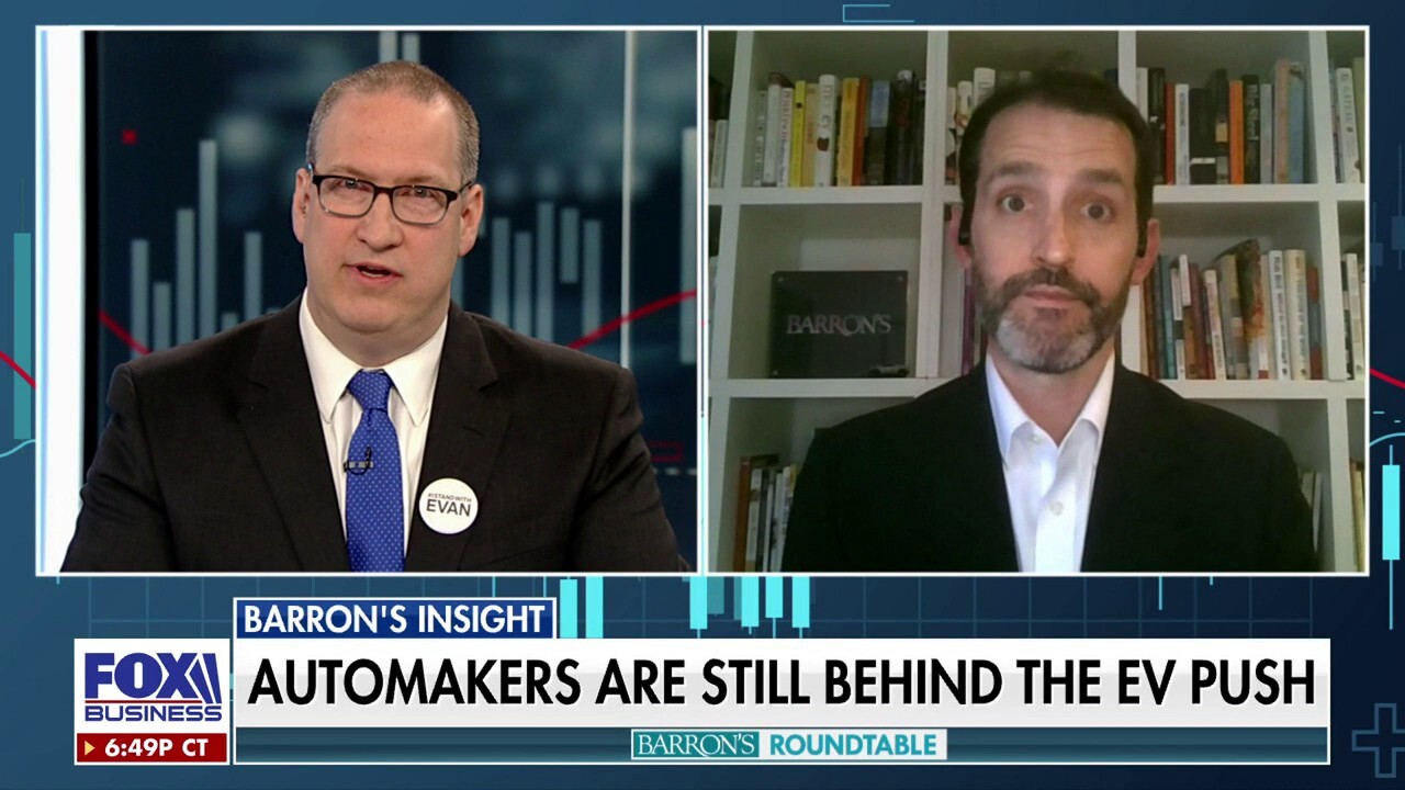Barron’s senior writer Al Root discusses the major themes from the New York International Auto Show on ‘Barron’s Roundtable.’