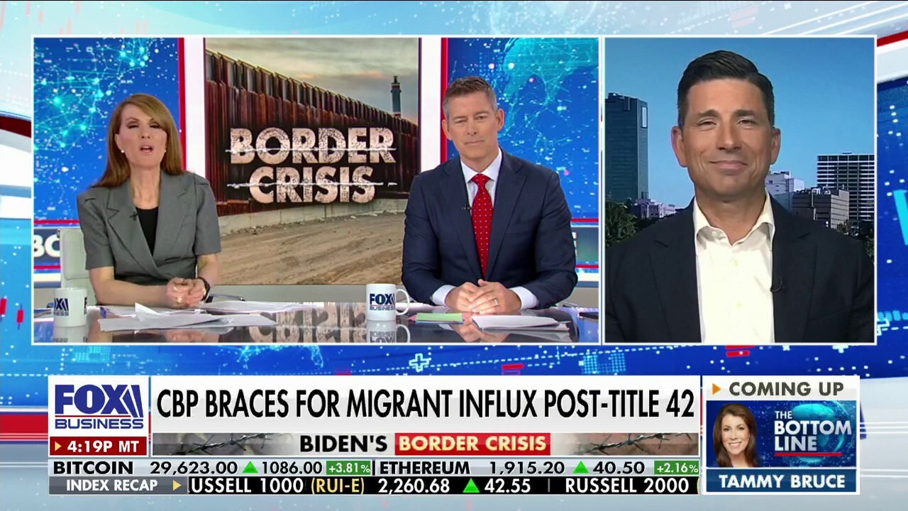 Migrants wait at the border for Title 42 to dissolve
