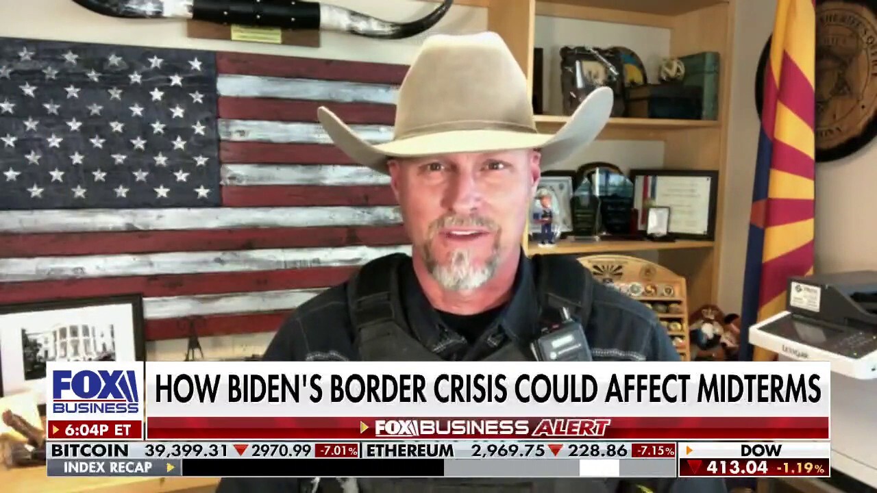 Biden is trafficking illegal immigrants all over America: Arizona sheriff