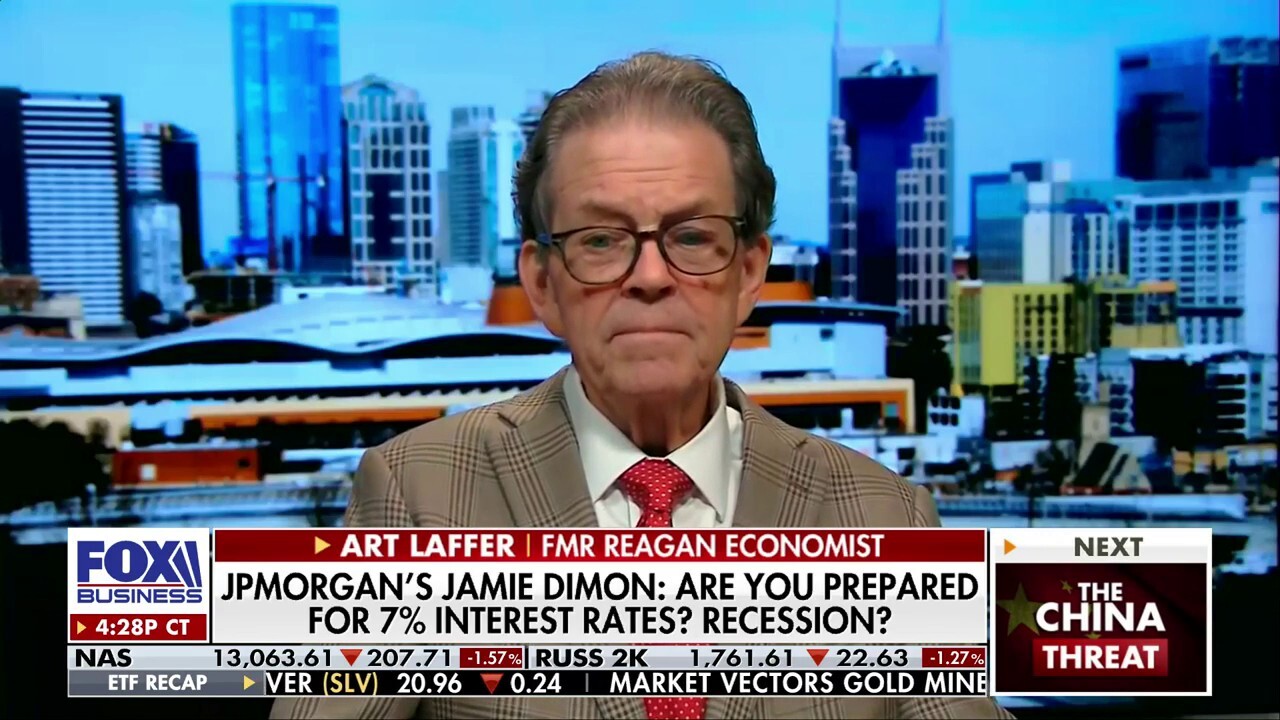 Former Reagan economist Art Laffer discusses JPMorgan CEO Jamie Dimon warning about higher interest rates and the role the economy will play in the 2024 presidential election on ‘The Evening Edit.’