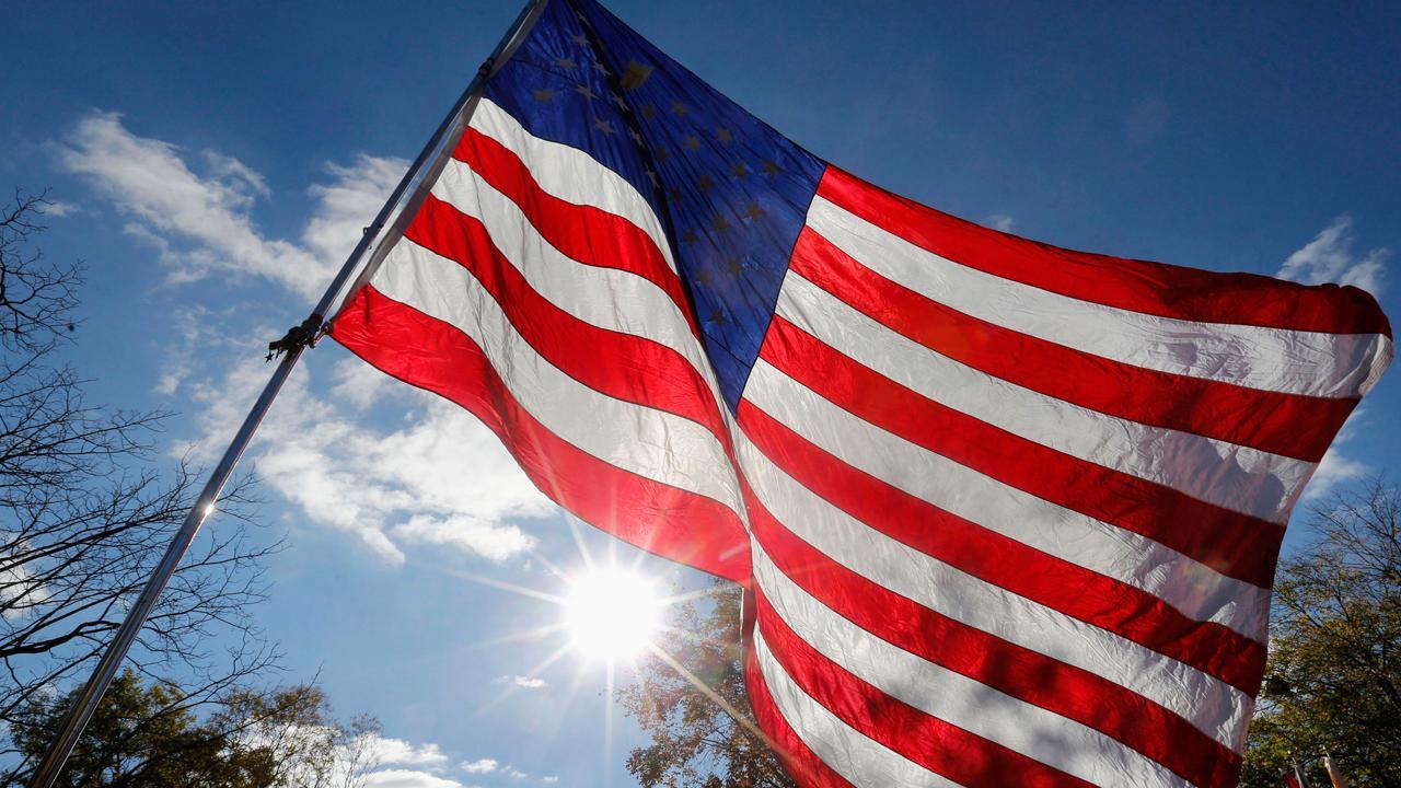 Military vets speak out after homeowners association limits display of American flag