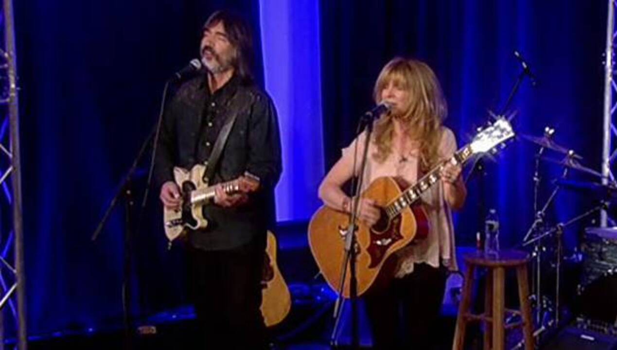Larry Campbell & Teresa Williams sing ‘You’re Running Wild’