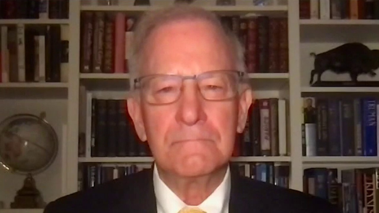 Thomas Hoenig, who served as president of the Federal Reserve Bank of Kansas City, explains what will create a 'great' reduction of liquidity and borrowing, which he argued will lead to uncertainty.