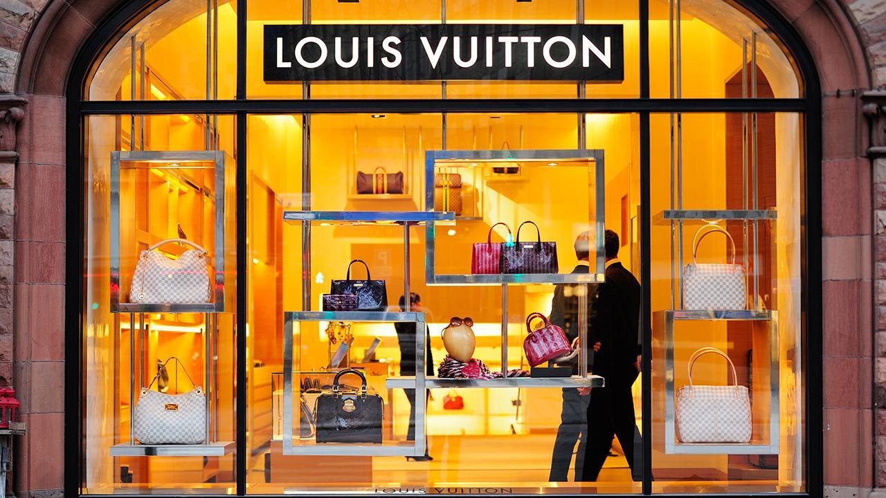 Luxury-brand stocks have a sustainable global network: Expert