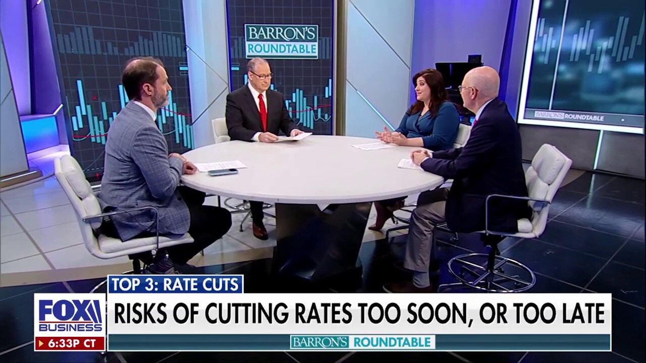 Hot-concept restaurant chain stocks are getting hit hard in the market