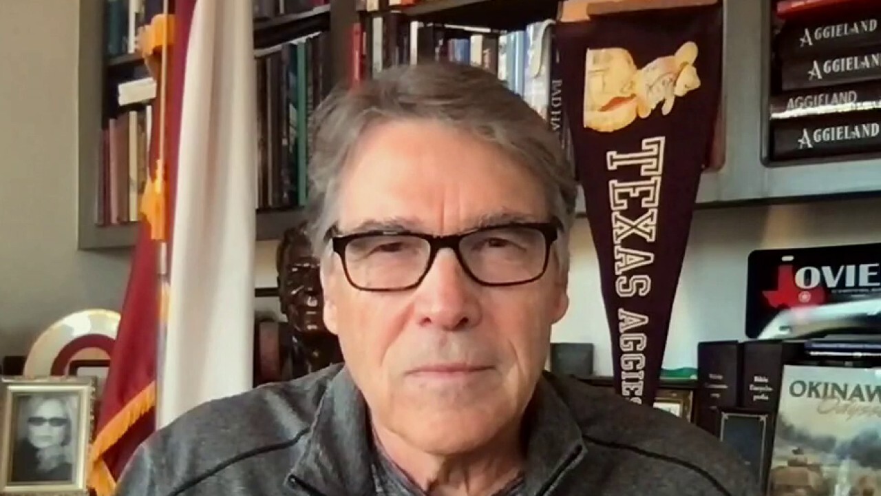 Rick Perry rips green energy agenda: Stunning how wrong the environmental lobby is on fossil fuels