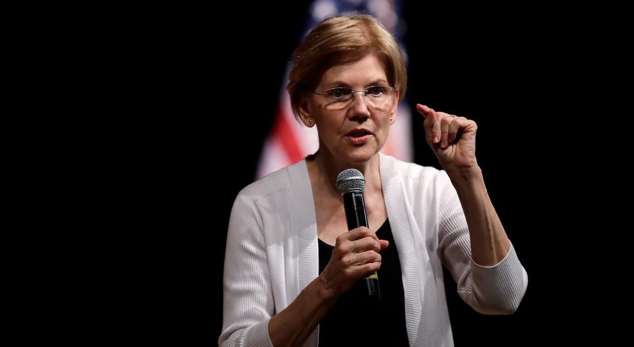Elizabeth Warren says banks could ‘blow another hole in our economy’