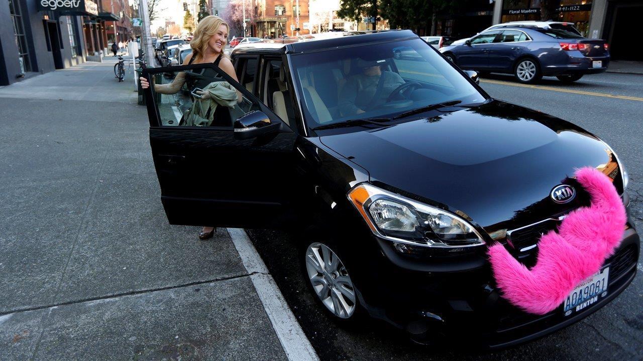 Lyft benefiting from Uber management chaos?