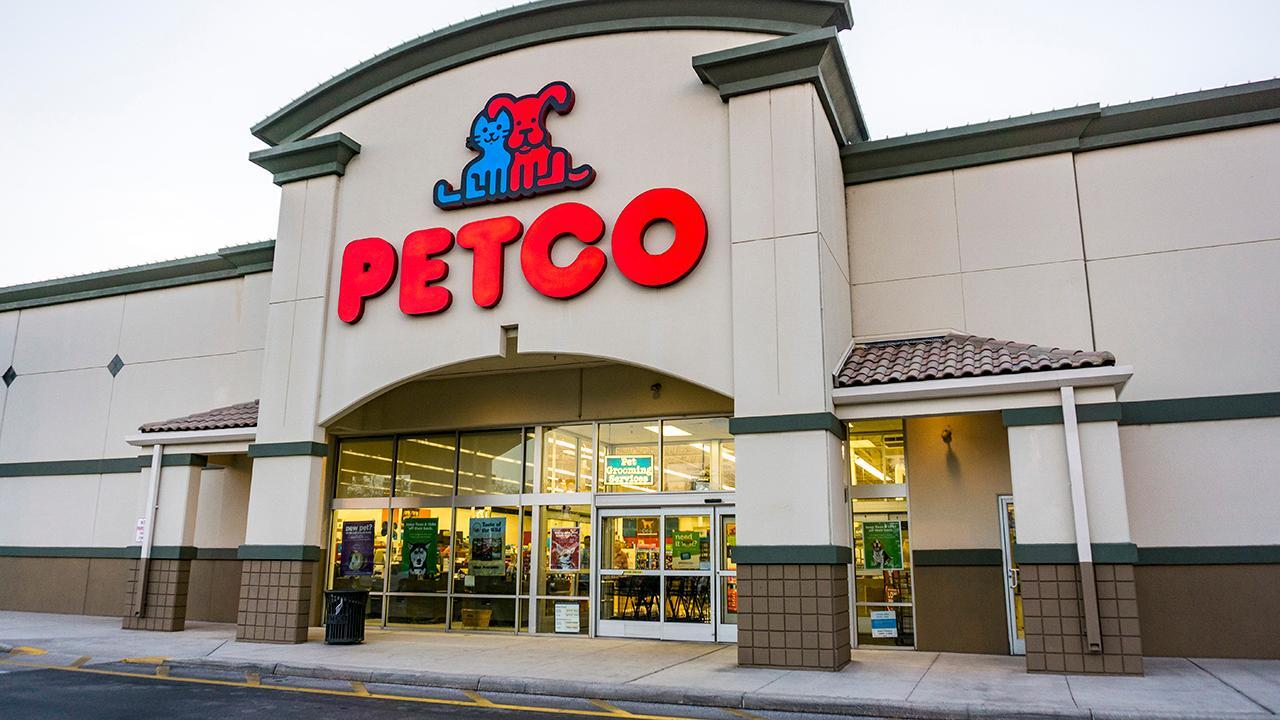 Petco gets rid of artificial pet food containing harmful chemicals