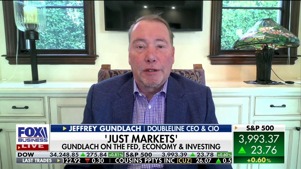DoubleLine CEO and CIO Jeffrey Gundlach, also known as 'The Bond King,' discusses the Fed, bond market potential and the Biden administration on 'Making Money.'