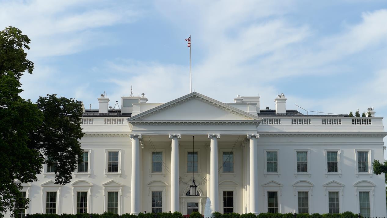 White House to deny green cards to legal immigrants who draw from social programs 