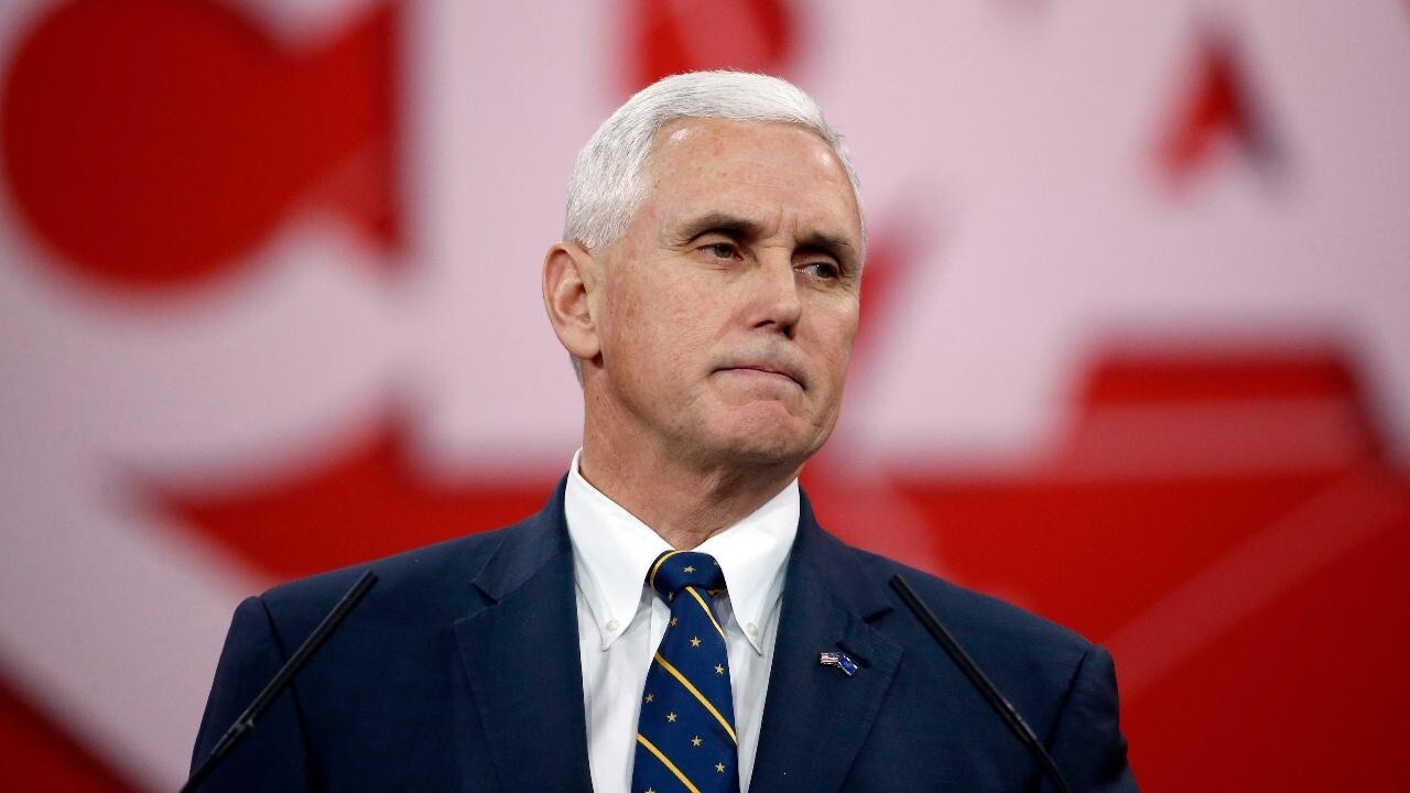 Pence has 'narrow window' with evangelicals, a 'tricky' lane to walk in presidential bid: Shannon Bream