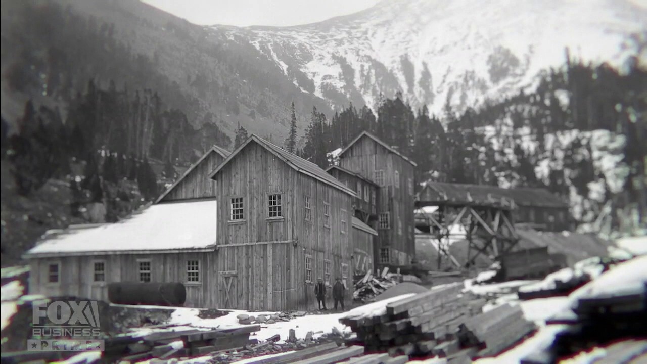 The Dale brothers continue their search on Bear Gulch in hopes of finding gold