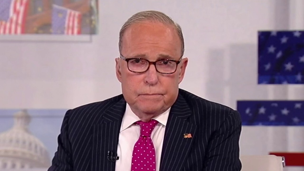 FOX Business host Larry Kudlow gives his take on pro-Palestinian protesters in New York replacing an American flag with a Palestinian flag on ‘Kudlow.’