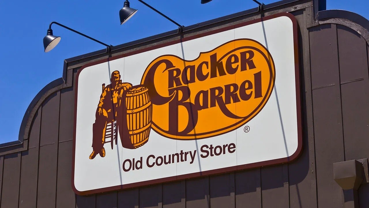 XX-XY Athletics founder and CEO Jennifer Sey weighs in on Cracker Barrel's logo controversy and a Utah transgender case on ‘Varney & Co.’