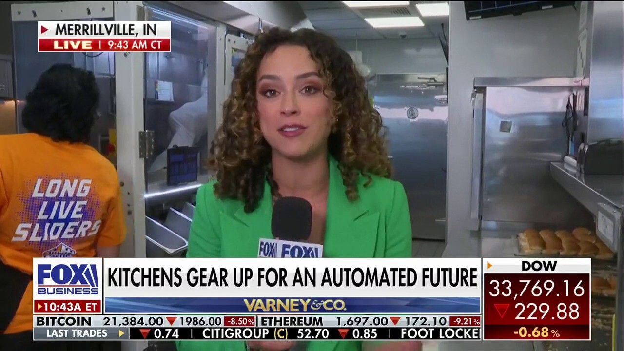 Fox News' Madison Alworth reports live from a White Castle in Merrillville, Indiana to show how the robot might just be changing the workforce.