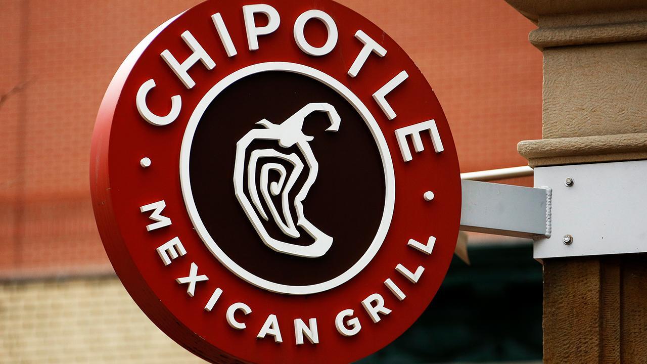 Chipotle plans to dramatically expand its drive-thrus 