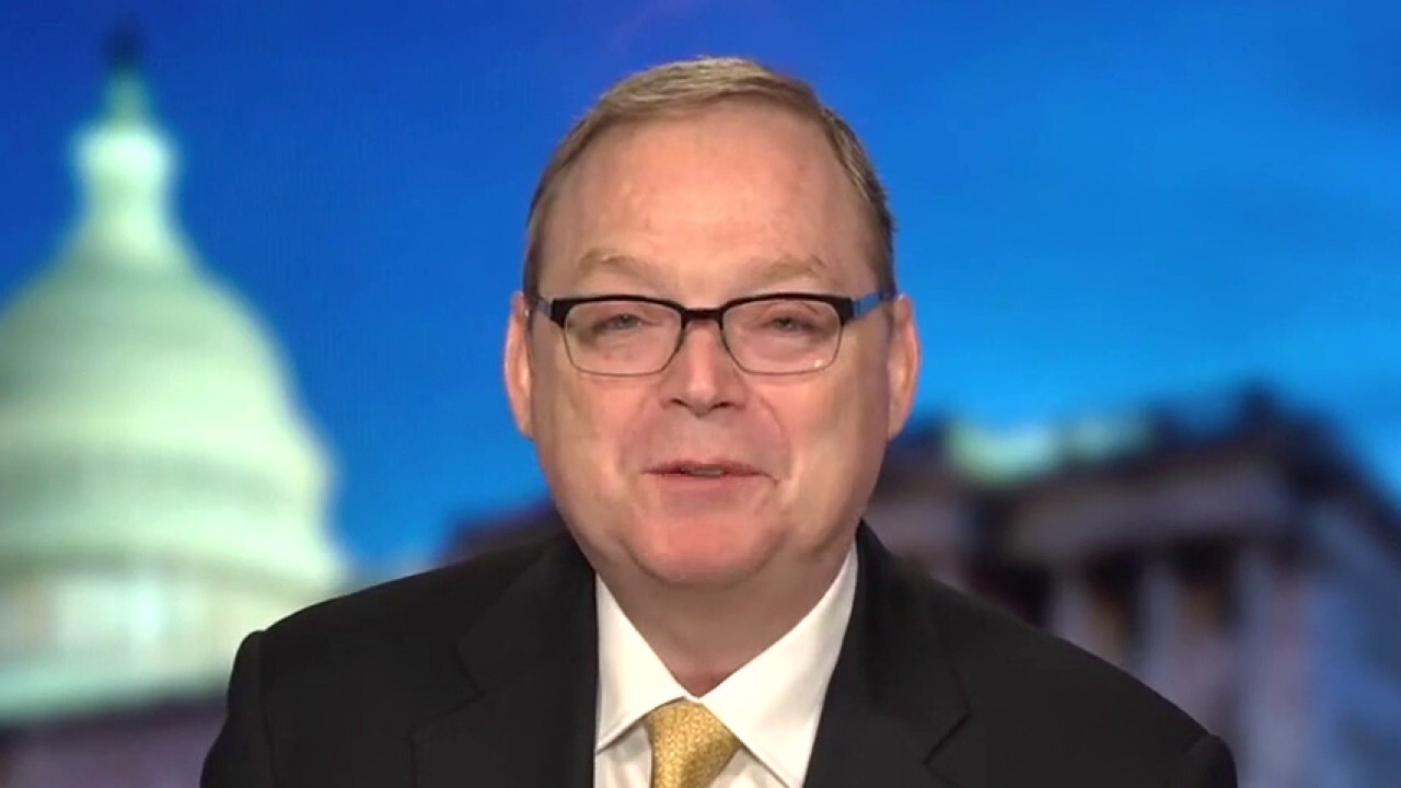 Distinguished Visiting Fellow at the Hoover Institution Kevin Hassett discusses inflation outlook for 2022.