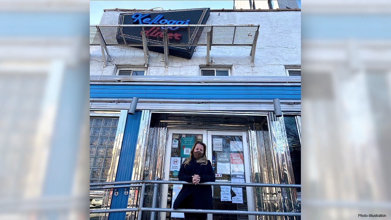 Kellogg's Diner owner Irene Siderakis discusses Gov. Cuomo allowing indoor dining at 25 percent capacity in the coming weeks and says her well-known NYC restaurant is very near closing permanently. 