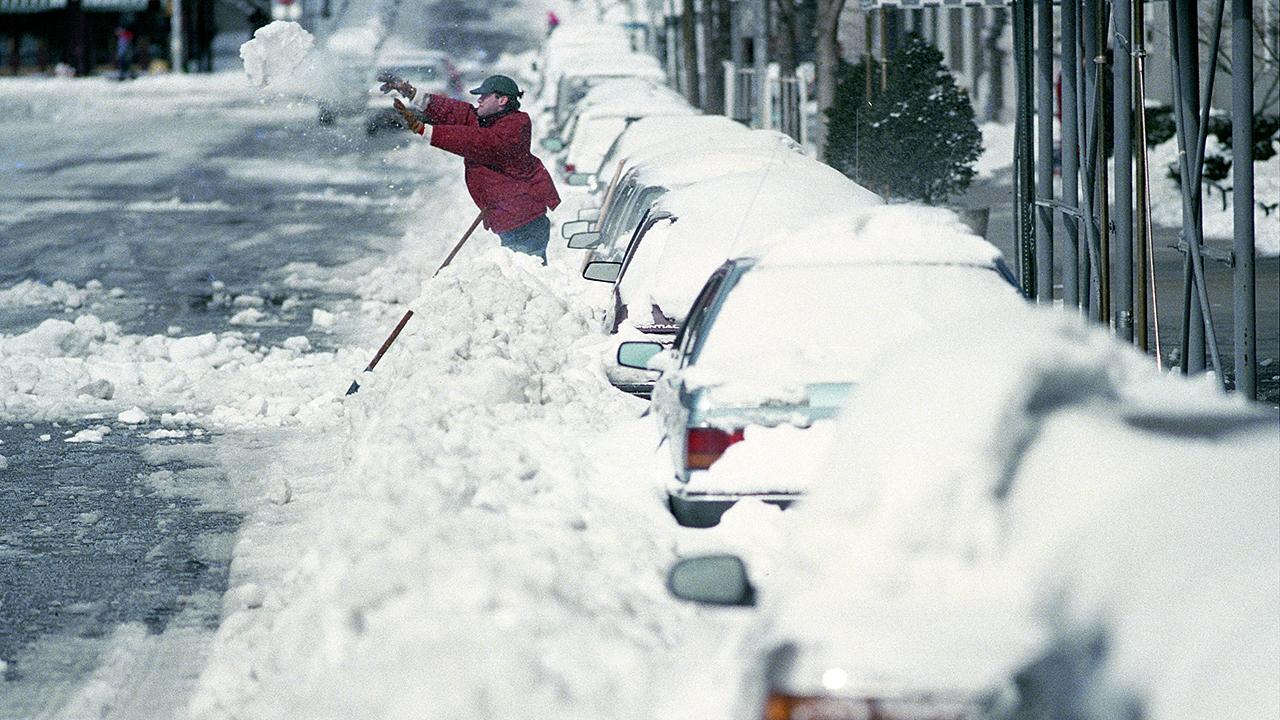 'Bomb cyclone' threatening Thanksgiving travel