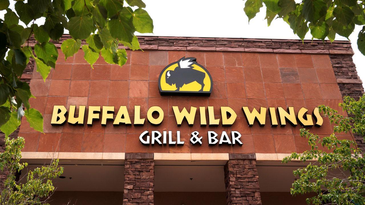 Buffalo Wild Wings teams up with MGM on sports betting